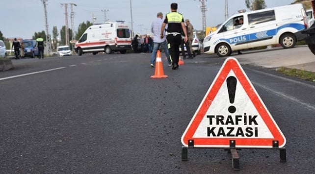 D-130 kara yolunda zincirleme trafik kazasında 2 kişi yaralandı